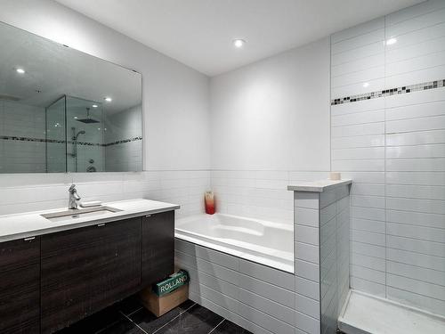 Salle de bains - 604-7361 Av. Victoria, Montréal (Côte-Des-Neiges/Notre-Dame-De-Grâce), QC - Indoor Photo Showing Bathroom