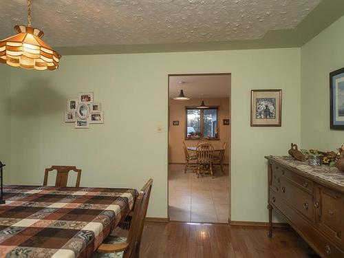 9001 John Street Road, Thunder Bay, ON - Indoor Photo Showing Dining Room