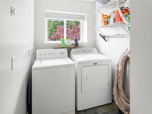 1509 Regent Pl, Cobble Hill, BC - Indoor Photo Showing Laundry Room