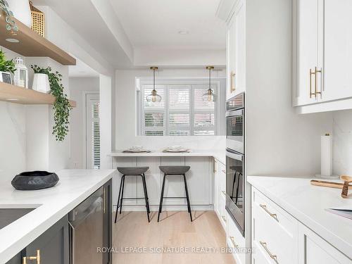 74 Lowther Ave, Richmond Hill, ON - Indoor Photo Showing Kitchen