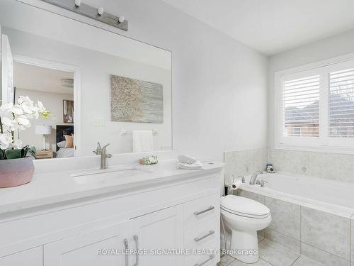 74 Lowther Ave, Richmond Hill, ON - Indoor Photo Showing Bathroom