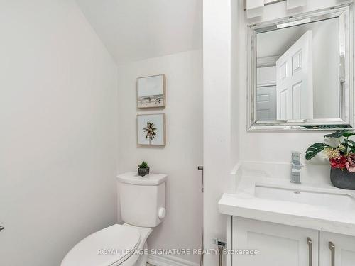 74 Lowther Ave, Richmond Hill, ON - Indoor Photo Showing Bathroom