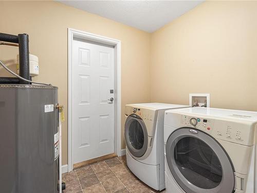 100-807 Oakhills Vista, Nanaimo, BC - Indoor Photo Showing Laundry Room