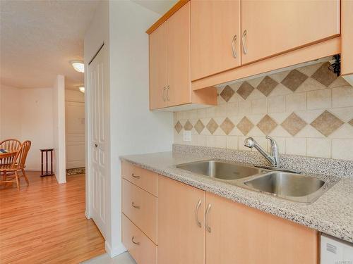 308-490 Marsett Pl, Saanich, BC - Indoor Photo Showing Kitchen With Double Sink