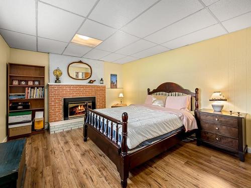 241 Petersen Rd, Campbell River, BC - Indoor Photo Showing Bedroom