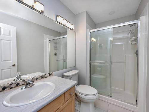 139-5501 20 Street, Vernon, BC - Indoor Photo Showing Bathroom