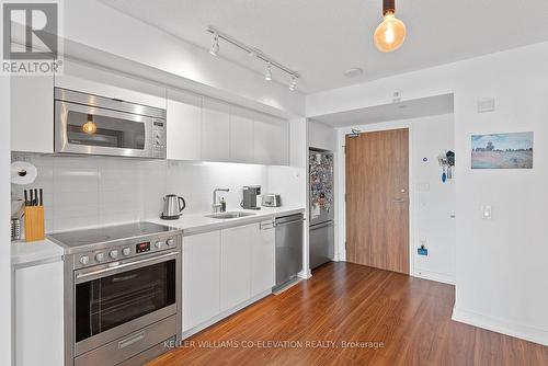 812 - 75 Queens Wharf Road, Toronto, ON - Indoor Photo Showing Kitchen