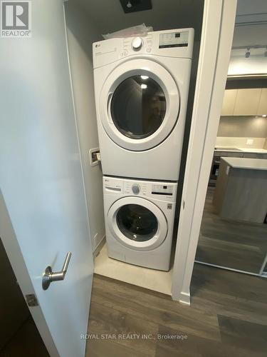 913 - 35 Tubman Avenue, Toronto, ON - Indoor Photo Showing Laundry Room