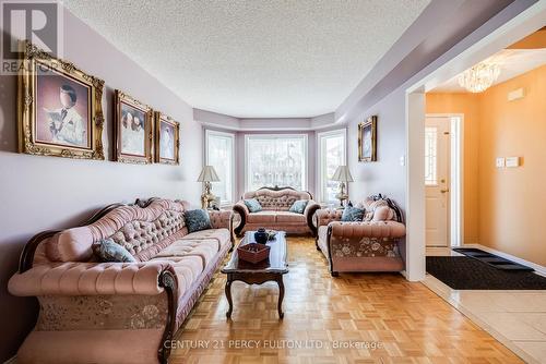 249 Mossbrook Square, Pickering, ON - Indoor Photo Showing Living Room