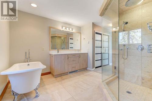 1298 Belgo Road, Kelowna, BC - Indoor Photo Showing Bathroom