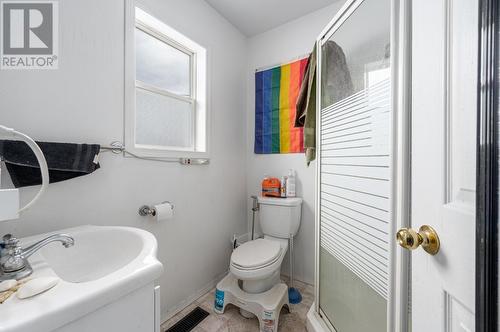 7040 Savona Access Rd, Kamloops, BC - Indoor Photo Showing Bathroom