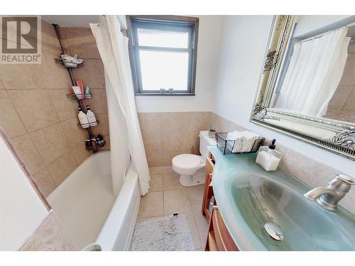10617 81St Street, Osoyoos, BC - Indoor Photo Showing Bathroom