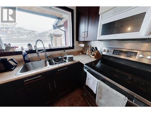 10617 81St Street, Osoyoos, BC - Indoor Photo Showing Kitchen With Double Sink
