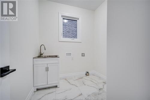 2469 Partington Avenue, Windsor, ON - Indoor Photo Showing Other Room