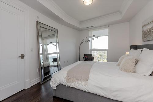 2060 Lakeshore Road|Unit #1303, Burlington, ON - Indoor Photo Showing Bedroom