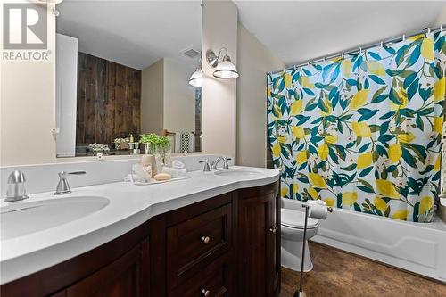 1039 Long Lake Road, Pembroke, ON - Indoor Photo Showing Bathroom