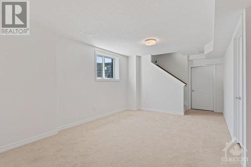 655 Persimmon Way, Ottawa, ON - Indoor Photo Showing Other Room