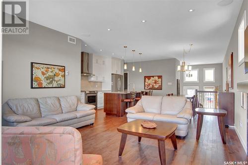 3918 Sandhill Crescent, Regina, SK - Indoor Photo Showing Living Room