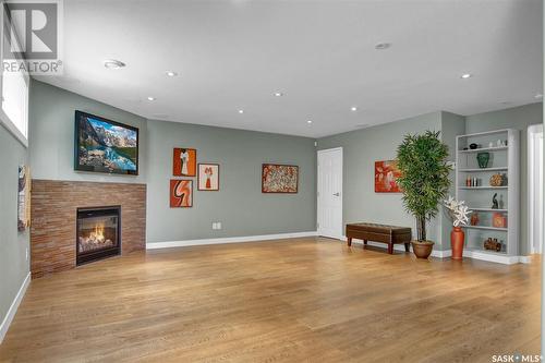 3918 Sandhill Crescent, Regina, SK - Indoor With Fireplace