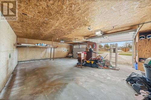 1706 Thurston Road, Sarnia, ON - Indoor Photo Showing Garage