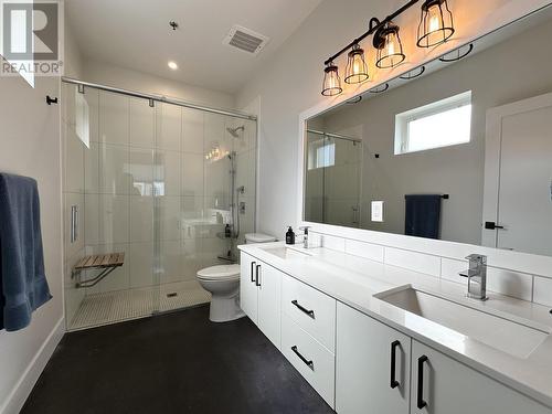 202 1694 7Th Avenue, Prince George, BC - Indoor Photo Showing Bathroom