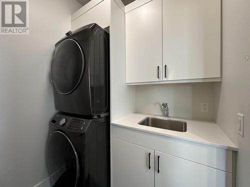 202 1694 7Th Avenue, Prince George, BC - Indoor Photo Showing Laundry Room