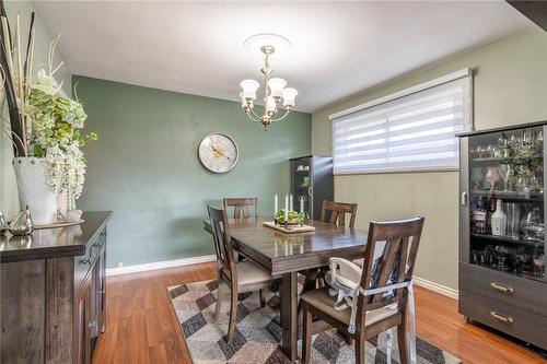 32 Cloke Court, Hamilton, ON - Indoor Photo Showing Dining Room