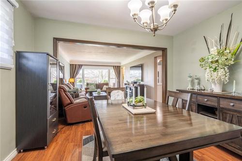 32 Cloke Court, Hamilton, ON - Indoor Photo Showing Dining Room