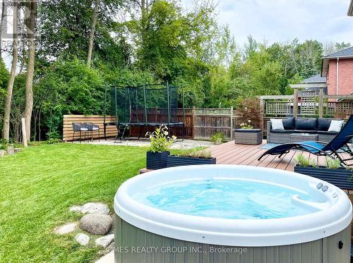 6 Simmons Court, Quinte West, ON - Outdoor With Backyard
