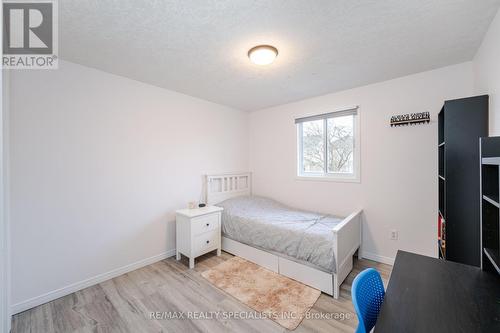 204 Country Club Drive, Guelph, ON - Indoor Photo Showing Bedroom