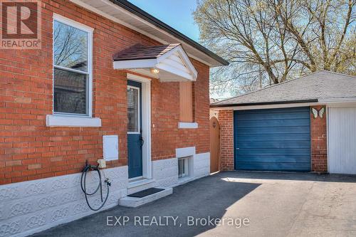 125 Elmwood Ave, Cambridge, ON - Outdoor With Exterior