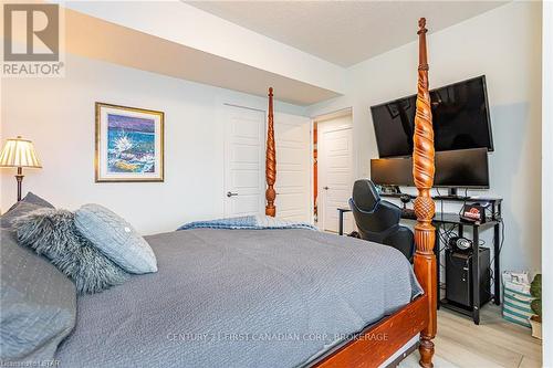 9 - 355 Edith Cavell Boulevard, Central Elgin, ON - Indoor Photo Showing Bedroom