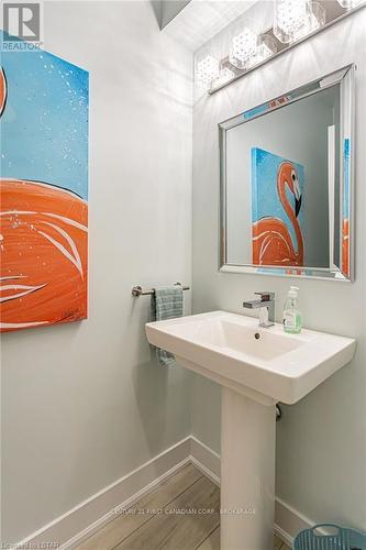 9 - 355 Edith Cavell Boulevard, Central Elgin, ON - Indoor Photo Showing Bathroom