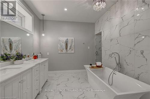 22345 Allen Road, Strathroy-Caradoc, ON - Indoor Photo Showing Bathroom