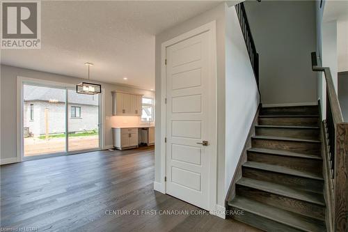 92 Aspen Circle, Thames Centre, ON - Indoor Photo Showing Other Room