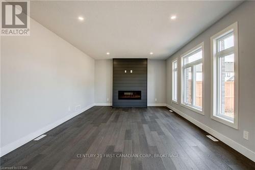 92 Aspen Circle, Thames Centre, ON - Indoor With Fireplace