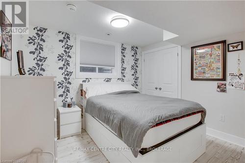 25 Benjamin Parkway, St. Thomas, ON - Indoor Photo Showing Bedroom