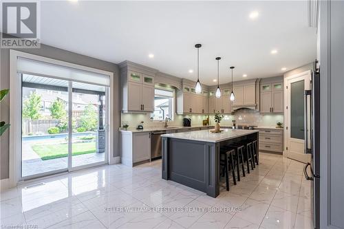 1656 Brayford Avenue, London, ON - Indoor Photo Showing Kitchen With Upgraded Kitchen