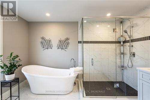 1656 Brayford Avenue, London, ON - Indoor Photo Showing Bathroom