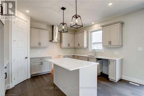 100 Aspen Circle, Thames Centre, ON - Indoor Photo Showing Kitchen