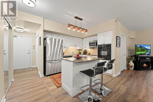 114 - 830 Scollard Court, Mississauga, ON - Indoor Photo Showing Kitchen With Upgraded Kitchen