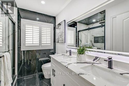 6886 Campbell Settler Court, Mississauga, ON - Indoor Photo Showing Bathroom