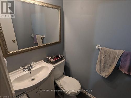 5 Denlaw Rd, London, ON - Indoor Photo Showing Bathroom