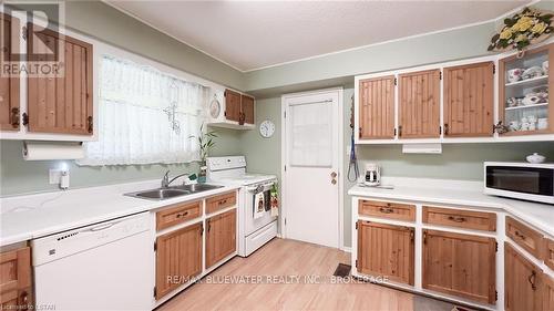 8 William Street, Bluewater, ON - Indoor Photo Showing Kitchen With Double Sink