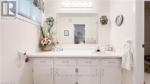 8 William Street, Bluewater, ON - Indoor Photo Showing Bathroom