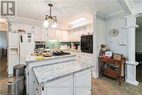 30622 Hungry Hollow Road, North Middlesex, ON - Indoor Photo Showing Kitchen