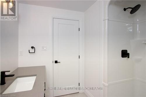 147 Mcleod Street, North Middlesex, ON - Indoor Photo Showing Bathroom