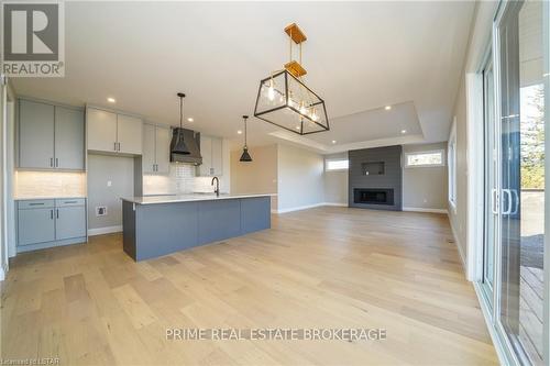 9 Spruce Crescent, North Middlesex, ON - Indoor Photo Showing Kitchen