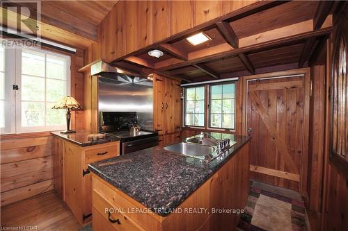 Imported from itso - 9255 Old Street Line, Chatham-Kent (Blenheim), ON - Indoor Photo Showing Kitchen With Double Sink