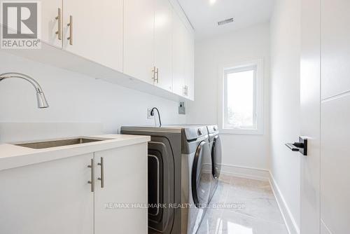 69 Aurora Heights Drive S, Aurora, ON - Indoor Photo Showing Laundry Room
